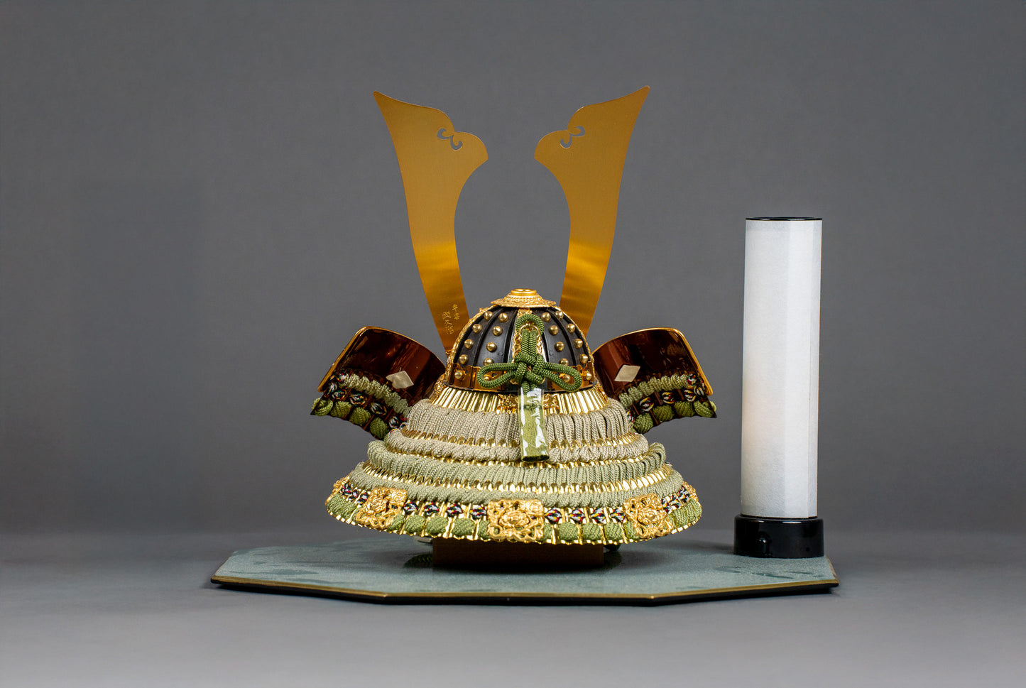 IDOMU!シリーズ 工房 武久 オリジナル 08号 畳兜飾り グリーン中白