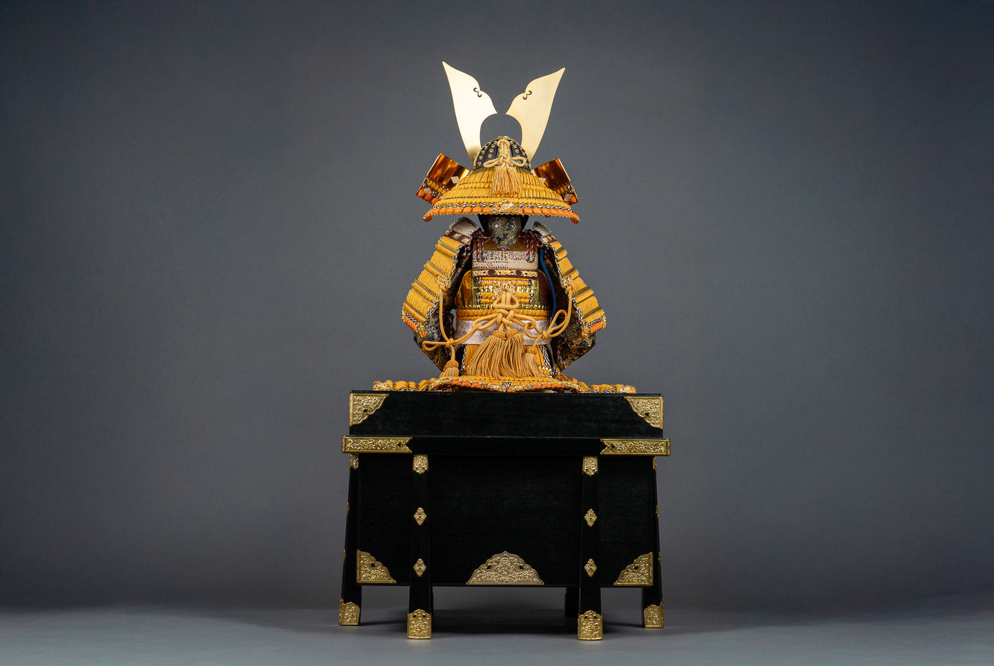 12号大鎧 緋糸縅